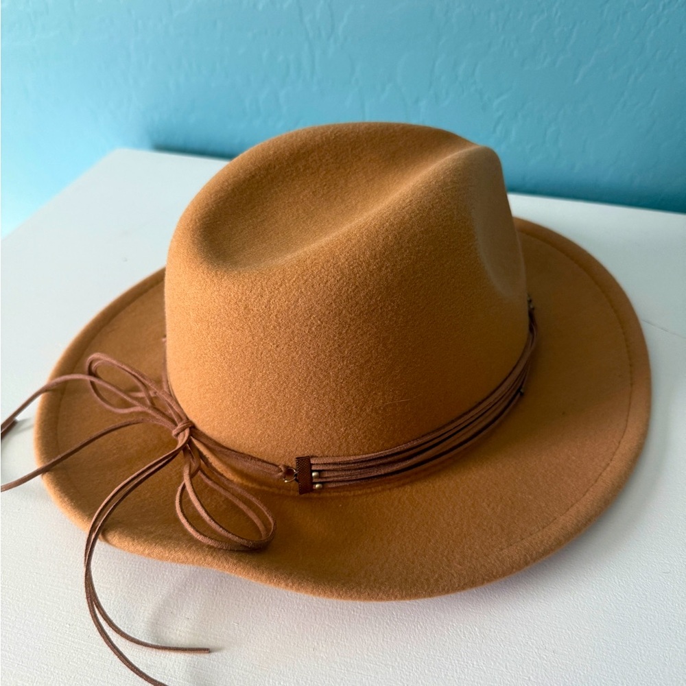 NWOT Camel Colored Fedora With Leather Band And Gold Toned Beads - Picture 5 of 7